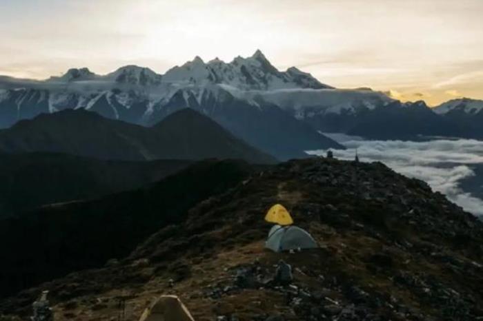 南迦巴瓦峰日照金山最佳观赏点位推荐