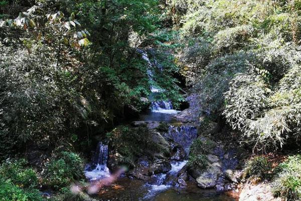 龙苍沟叠翠溪景区