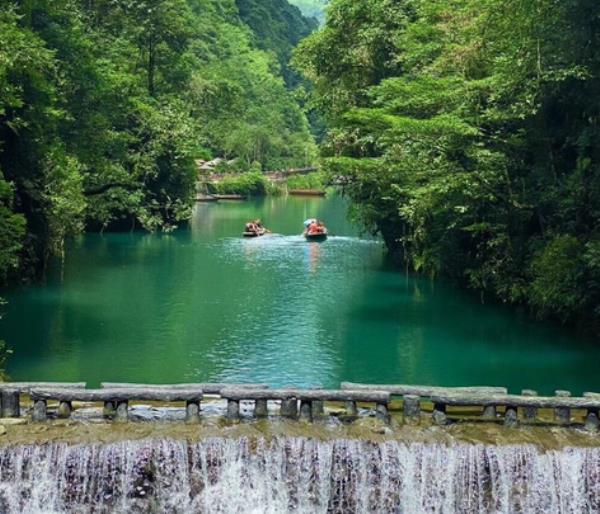 鹤峰屏山峡谷