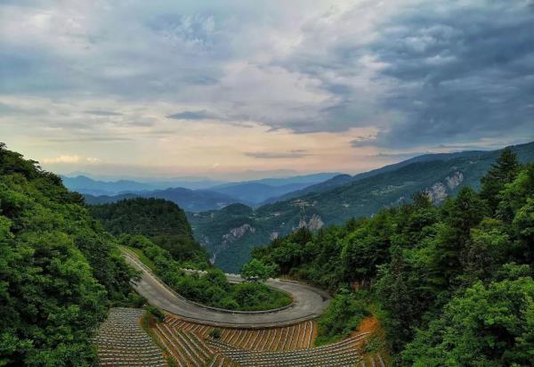 巴人河生态旅游区（三峡女人谷）