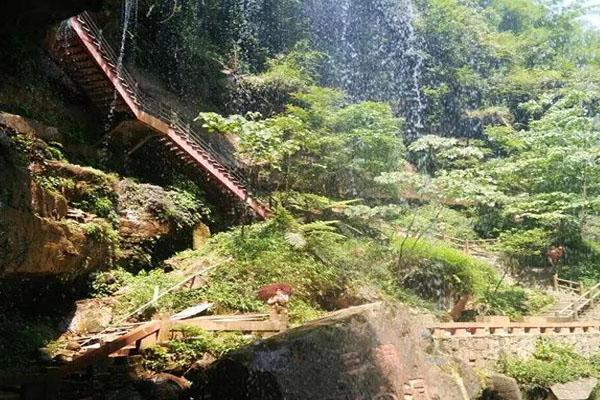 洞窝风景区