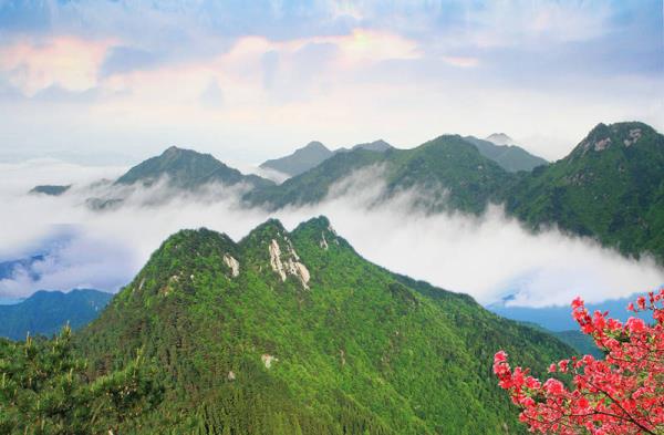 三角山旅游度假区勇者蹦极