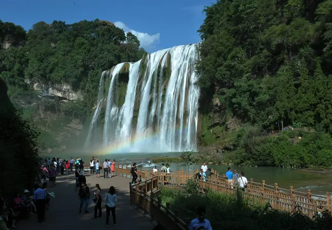  贵州当地导游怎么收费，私人导游多少钱一天，贵州一对一 