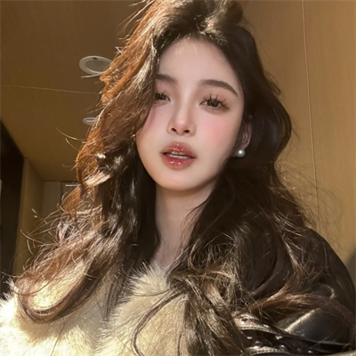 石家庄结伴游玩美女主播次薏洁