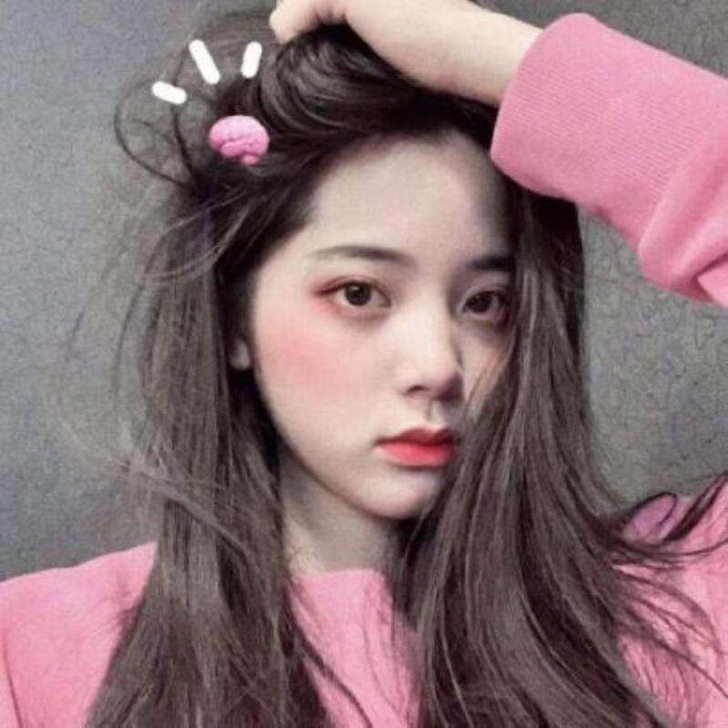 上海鲍妍漫职业房地产21岁身高162.5