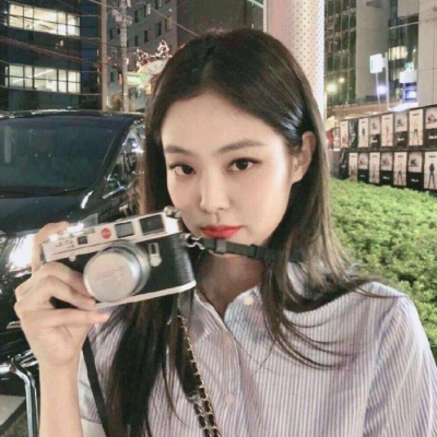 上海结女伴旅游T台车模折寻春