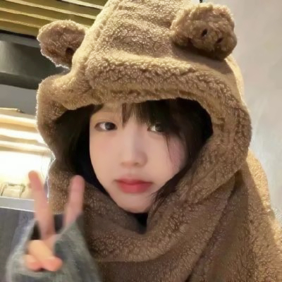 深圳同城游办公室文员乌珊珊