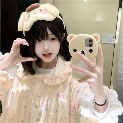 北京佳人陪玩靓丽车模章佳青文