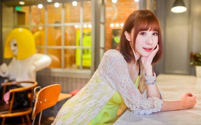 佛山同城游表演网红稽奕瑶