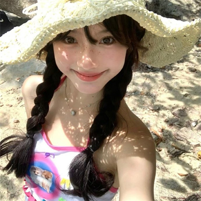 台湾及燕栩职业游泳教练19岁身高158