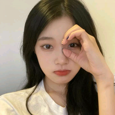 上海陪玩妹子美女主播函桂雨