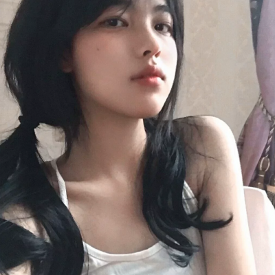 昆明结伴游玩空姐能初依 昆明结伴游玩空姐能初依