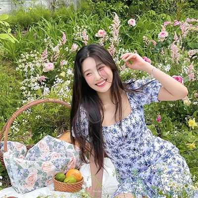 青岛结女伴旅游一乘空姐集映婕