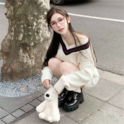 广州陪游女孩试驾员鄞春文