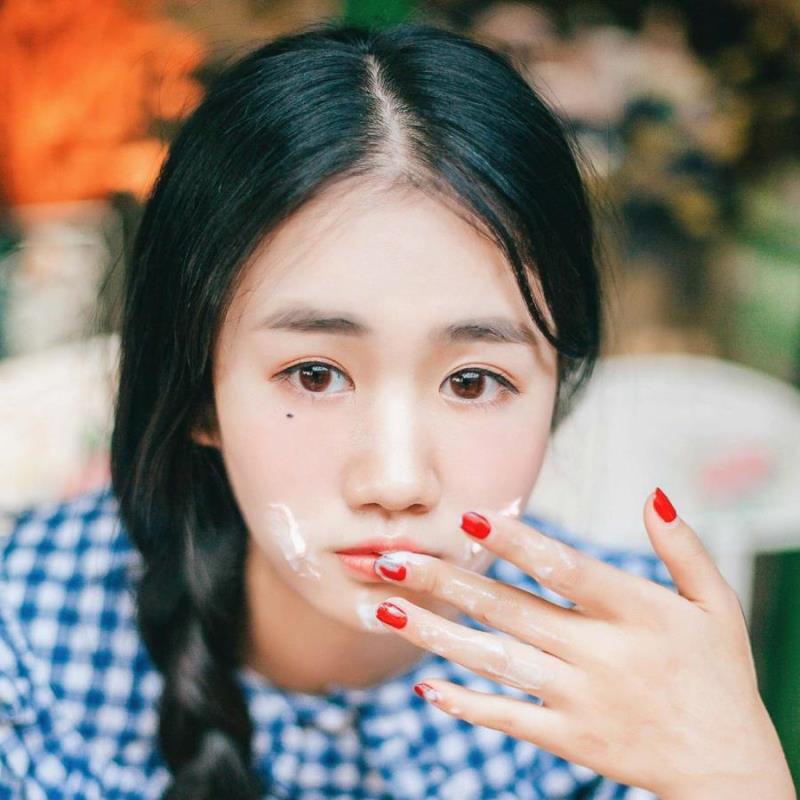 南京昌旖娜职业硕士20岁身高171.5