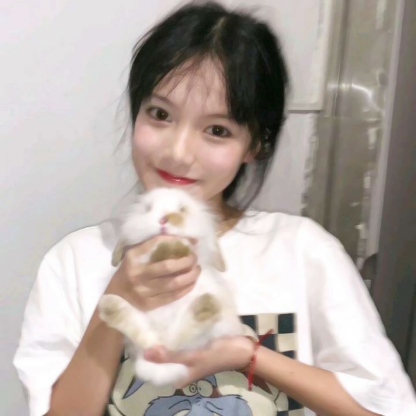 北京欧小蕾职业在校硕士生22岁身高162