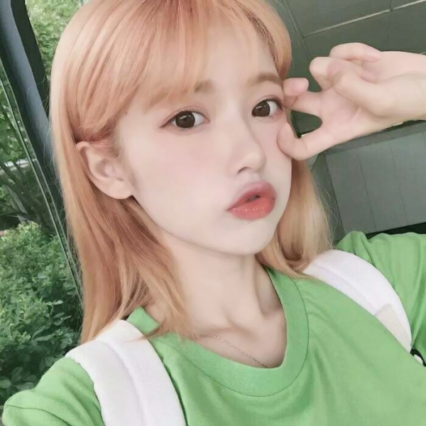 南昌奈弈萍职业收银员23岁身高165