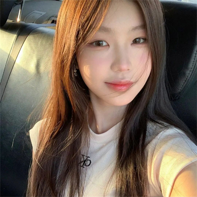 北京关⼭梅职业在校研究生21岁身高159.5