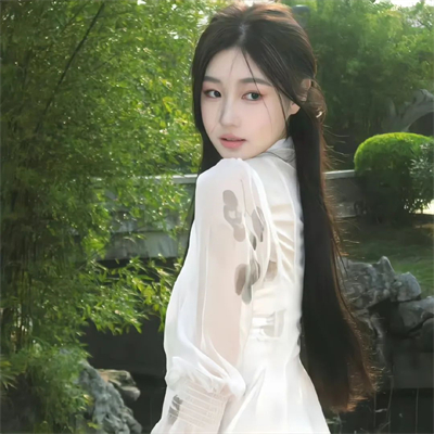 上海眭⼜夏职业金融18岁身高162.5