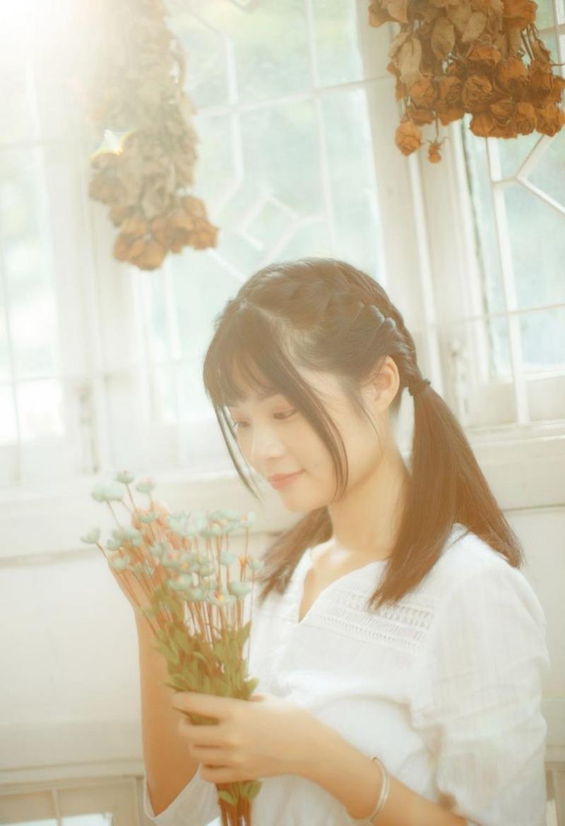 温岭女美妆网红应语茜