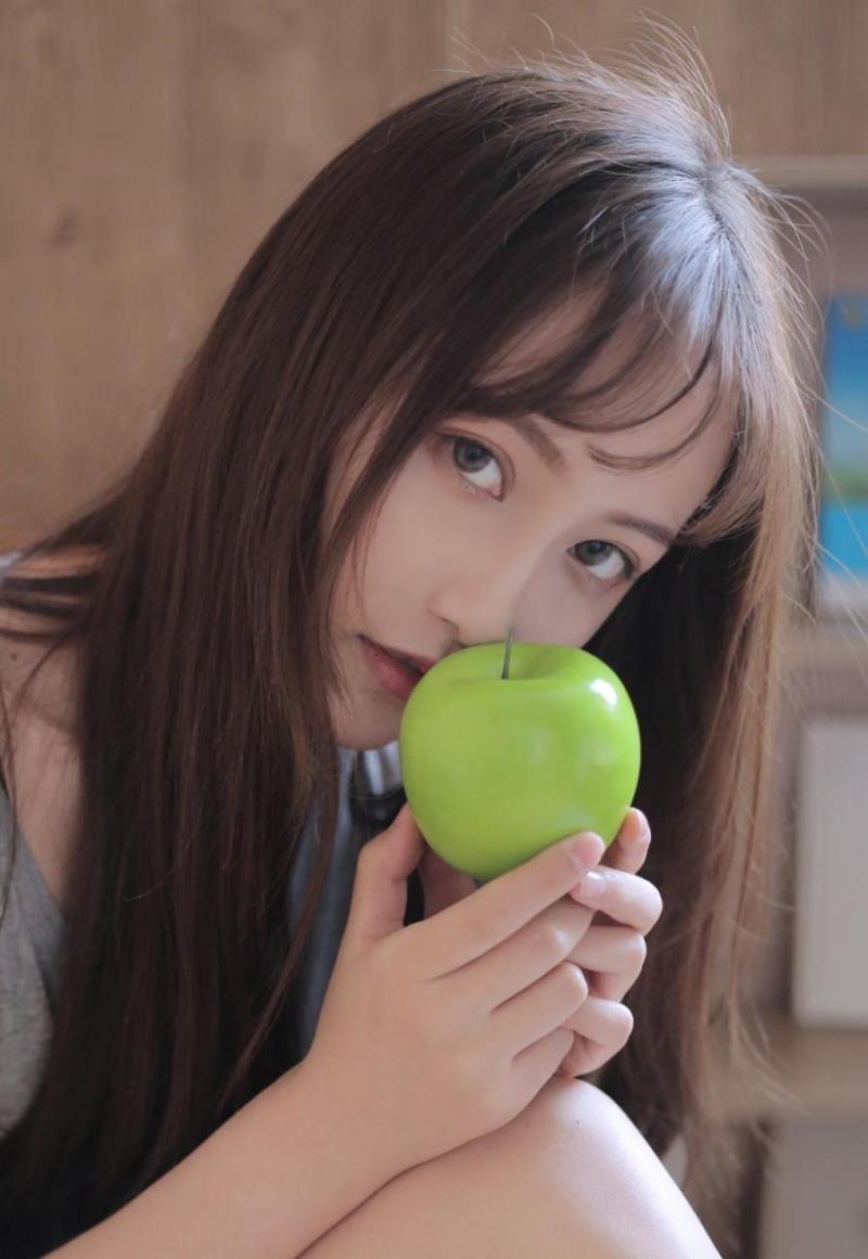 荆门妹子游戏网红节妍雯