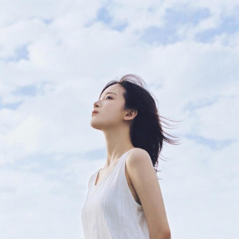 广州锺离清婉职业干花制作23岁身高162.5