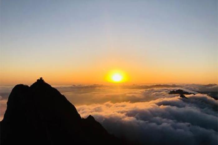 洛阳老君山日出日落时刻几点