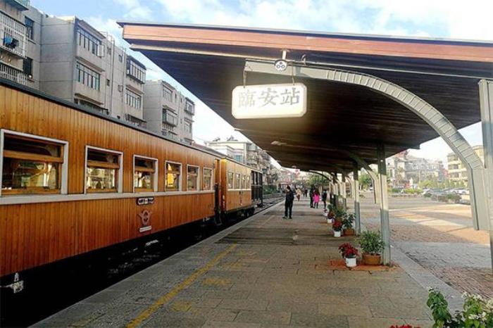 建水古城小火车为什么叫米轨 建水古城小火车为什么叫米轨