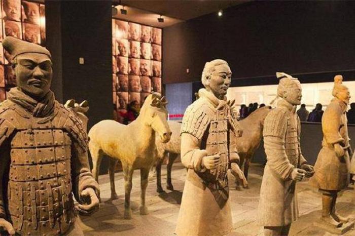 去兵马俑到西安哪个火车站近