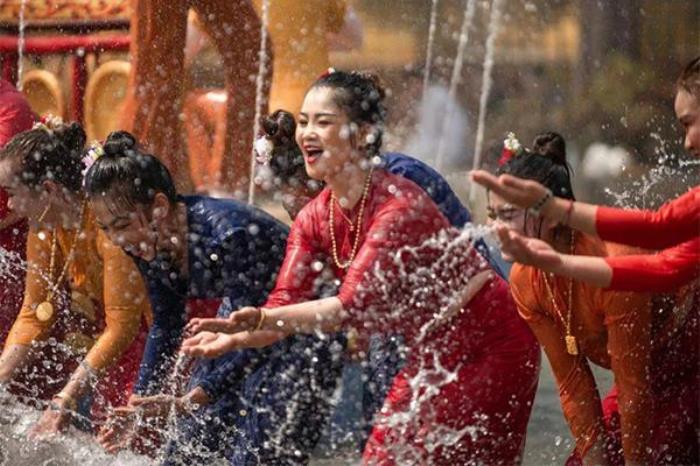 国内泼水节哪里最好玩 国内泼水节哪里最好玩
