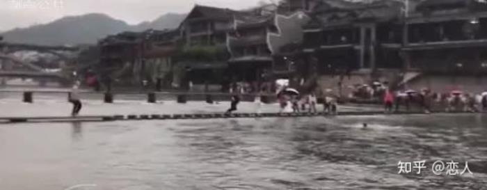 私人导游揭秘：白天陪玩，晚上陪睡才这么贵！