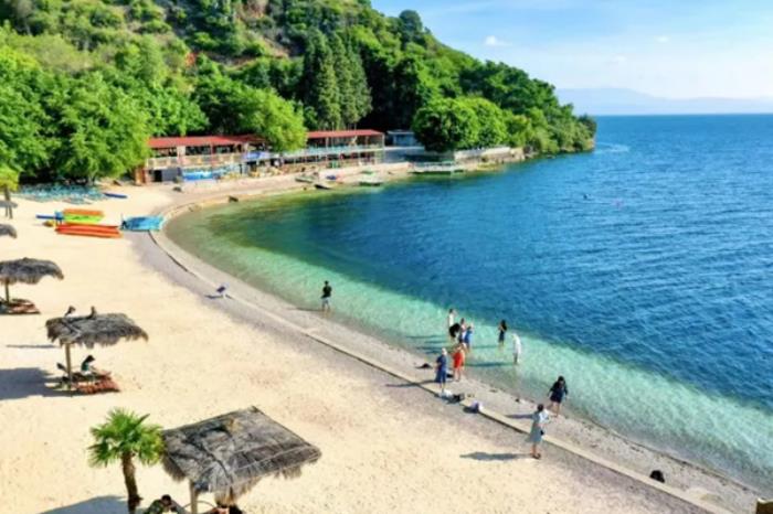 抚仙湖附近有哪些适合自驾的地方推荐