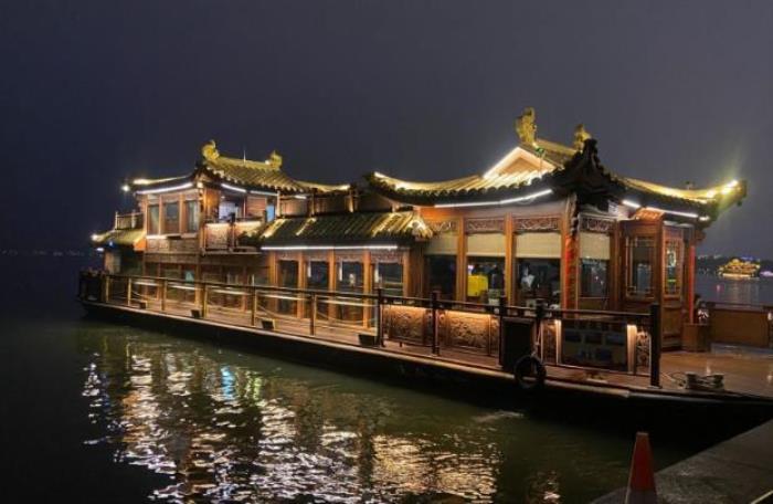 西湖游船乘船点在哪里 西湖游船乘船点在哪里