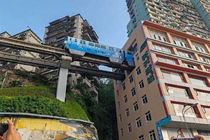 李子坝轻轨穿楼怎么拍照 李子坝轻轨穿楼怎么拍照