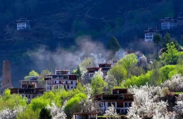 甘孜春夏时节有哪些村庄值得打卡? 甘孜春夏时节有哪些村庄值得打卡?