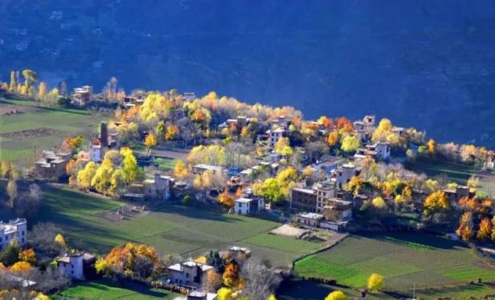 甘孜春夏时节有哪些村庄值得打卡? 甘孜春夏时节有哪些村庄值得打卡?