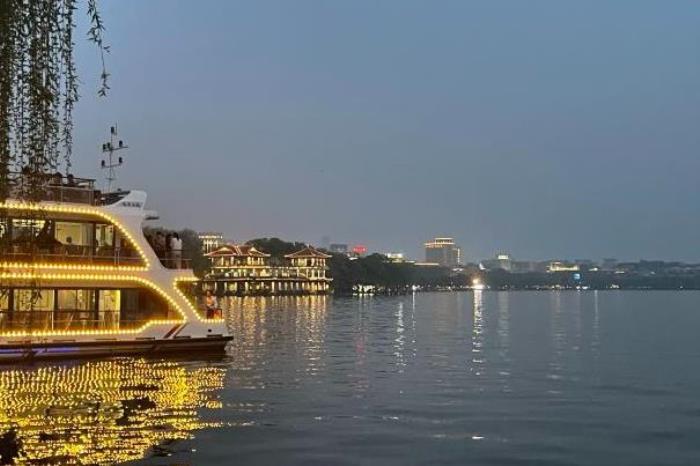 西湖游船怎么选择 西湖游船怎么选择