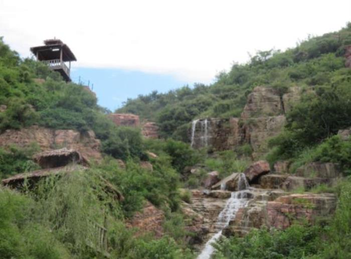 万安山七彩大峡谷