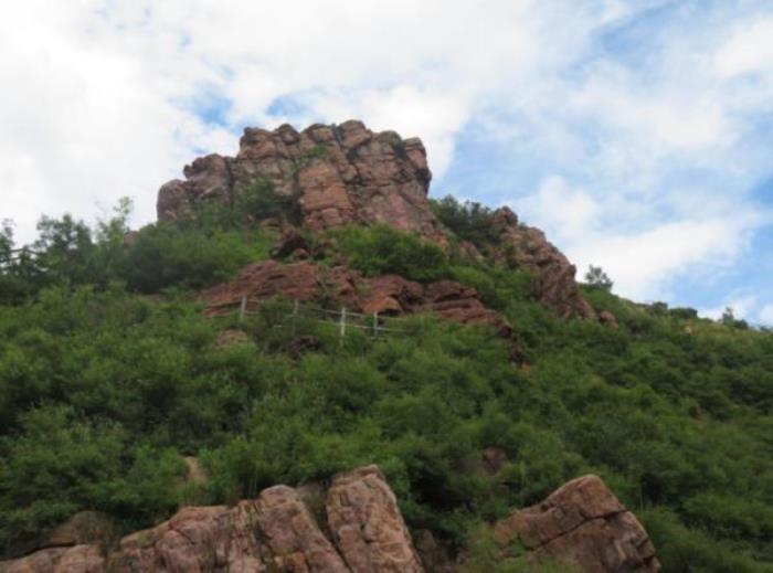 万安山七彩大峡谷