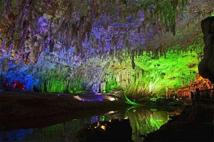 马山金伦洞 马山金伦洞