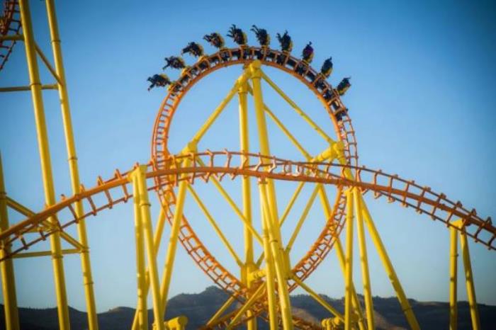 五龙山响水河主题乐园