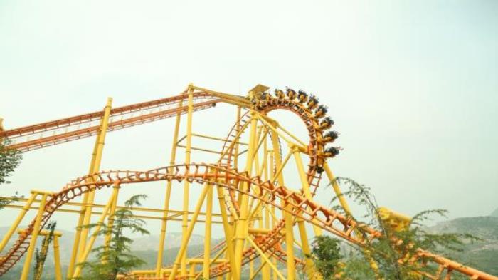 五龙山响水河主题乐园