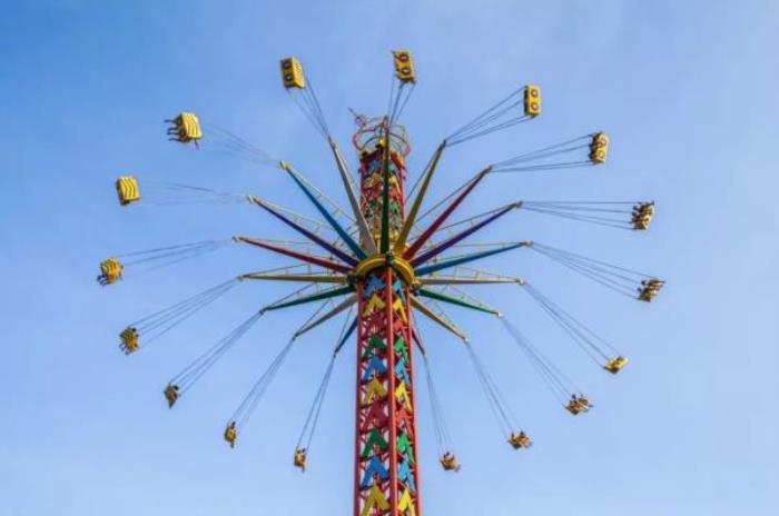 五龙山响水河主题乐园