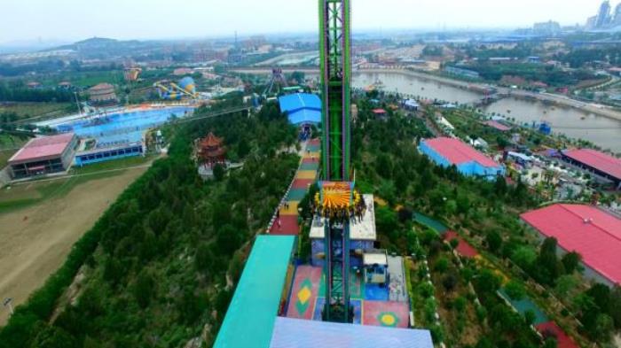 五龙山响水河主题乐园