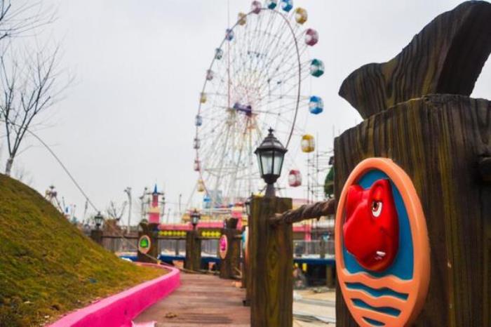 自贡恐龙欢乐王国 自贡恐龙欢乐王国