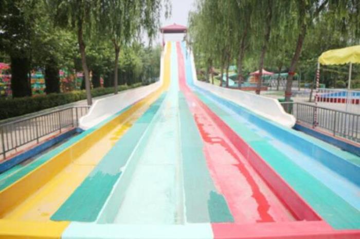 龙华水上乐园 龙华水上乐园