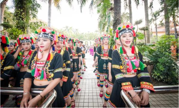 “澜沧江·湄公河之夜”歌舞篝火晚会 “澜沧江·湄公河之夜”歌舞篝火晚会