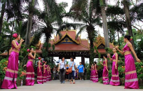 “澜沧江·湄公河之夜”歌舞篝火晚会 “澜沧江·湄公河之夜”歌舞篝火晚会