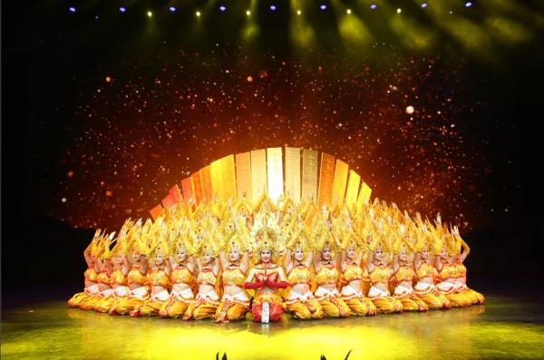 “澜沧江·湄公河之夜”歌舞篝火晚会 “澜沧江·湄公河之夜”歌舞篝火晚会