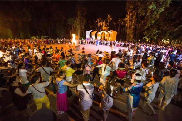 “澜沧江·湄公河之夜”歌舞篝火晚会 “澜沧江·湄公河之夜”歌舞篝火晚会